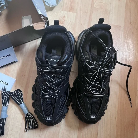 Balenciaga | Shoes | Balenciaga Black Chunky Sneakers With  display picture 1